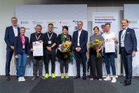 Digitale Innovationen in der Pflege: Servier verleiht „i-care-Award“ 2023 beim Deutschen Pflegetag