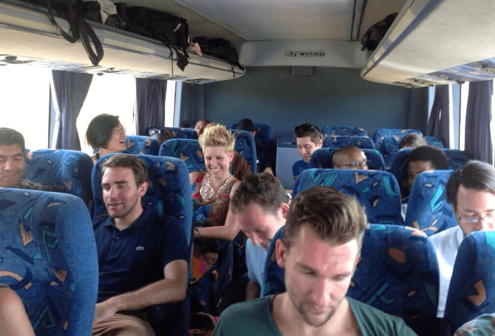 40 Tech-Freaks entwickeln Apps auf Afrika-Bustour