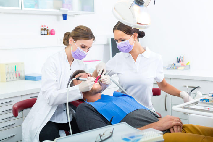 Zahnmedizin-Studis sollten zahnimarkt kennen