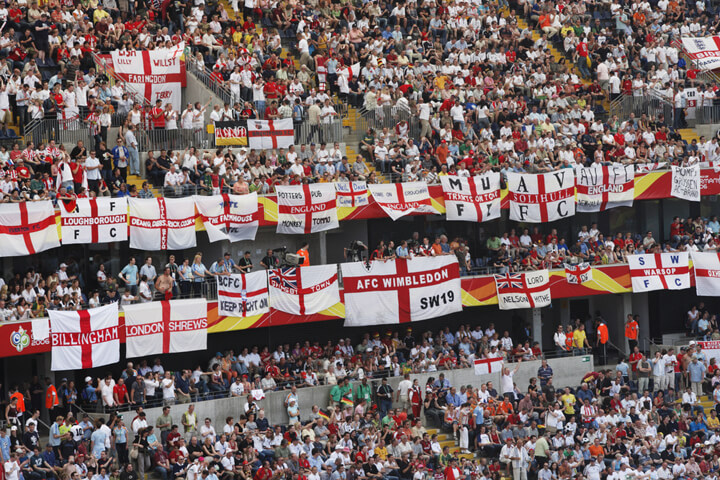 So löst man mit PR Proteste englischer Fußballfans aus
