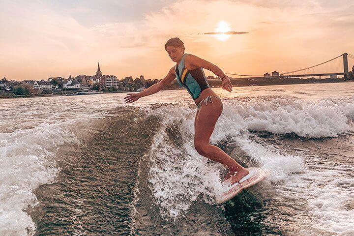 Ein Startup, das auf dem Rhein surft