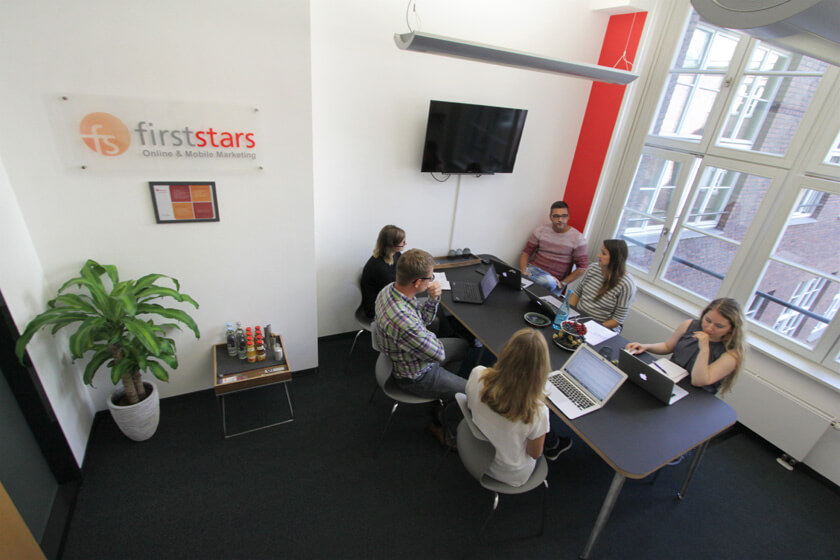 Digitale Leute - Anne Gradler - First Stars - Das Office verfügt über eine große Deckenhöhe.