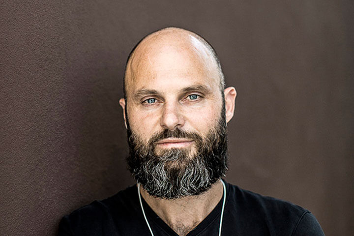 Speedstartstudio beschleunigt in Hochgeschwindigkeit