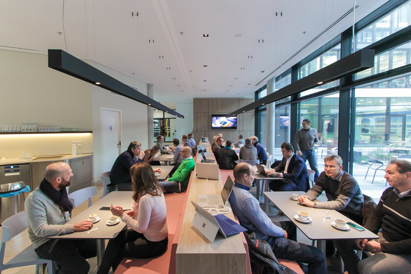 Digitale Leute - Tobias Röver - Microsoft - Das Café bei Microsoft in München.