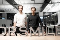 „Es war die richtige Entscheidung, DrSmile ohne jährliche Fundraising-Dynamik aufzubauen“