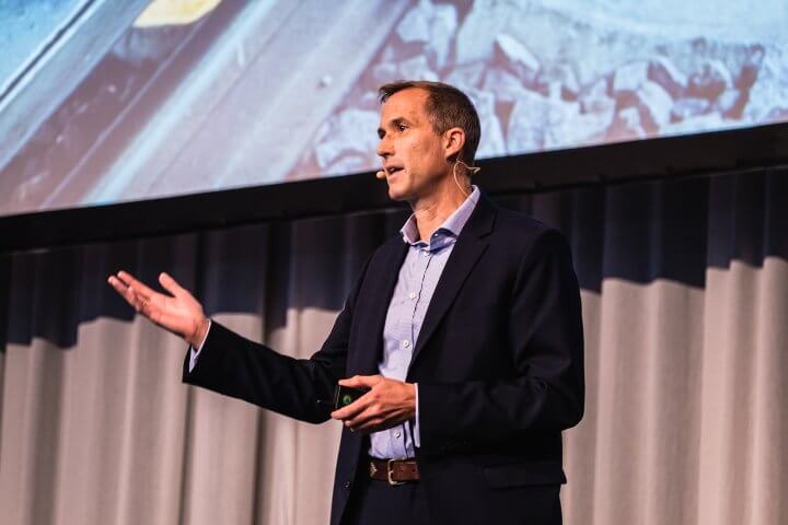 AXO – und „bei der Eisenbahn läuft alles reibungslos“