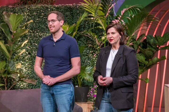 SITLIT, FYTA , dogs-guard, anuux, Aerostiletto, Zoltra Grip treten vor die Löwen